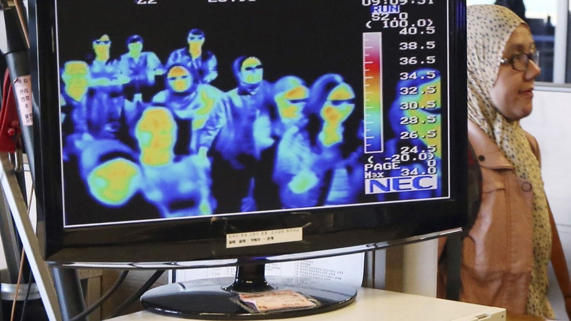 Китай обяви трети смъртен случай и близо 140 нови случая