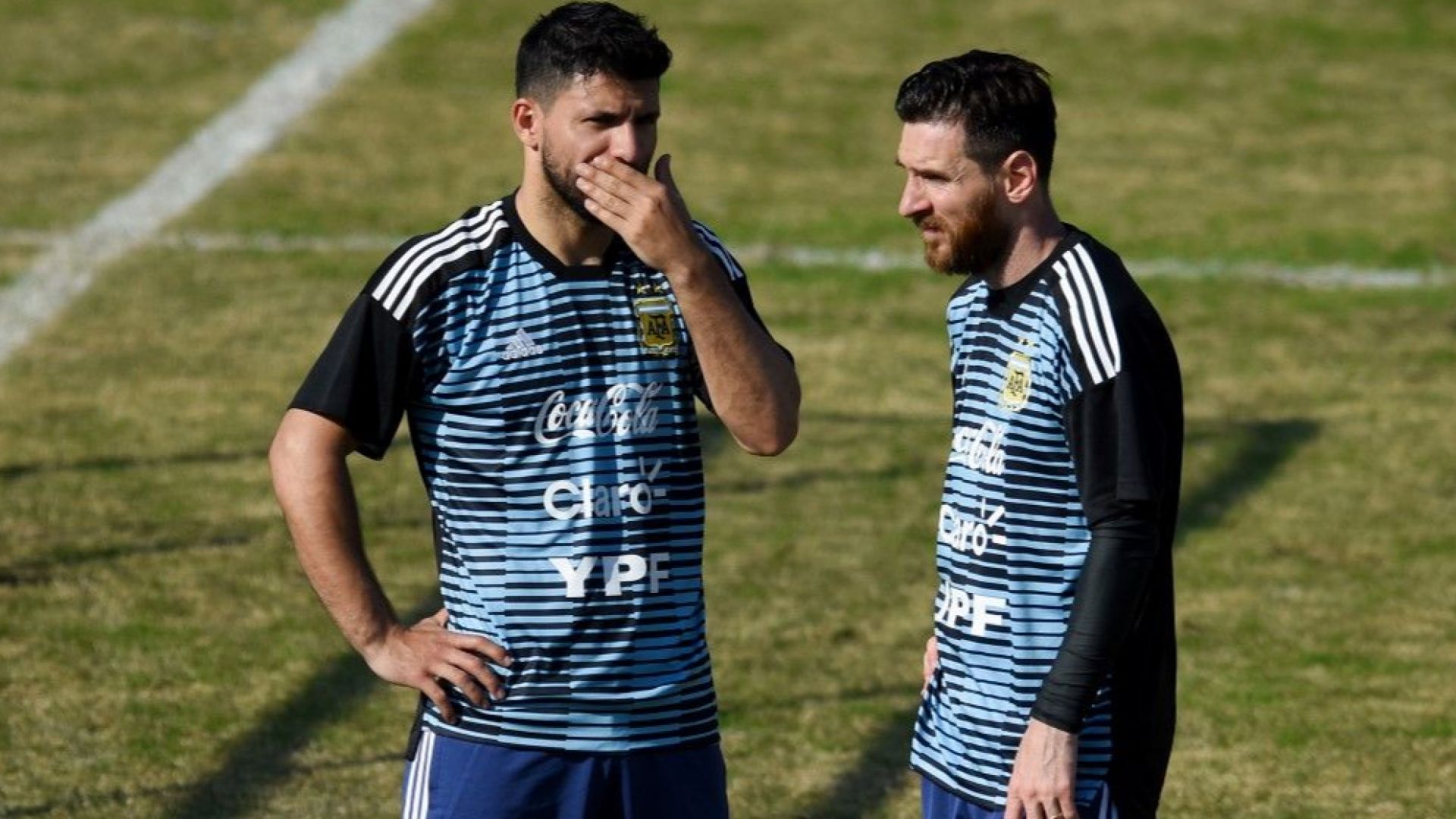 Меси предложи верния си другар Агуеро на Барселона
