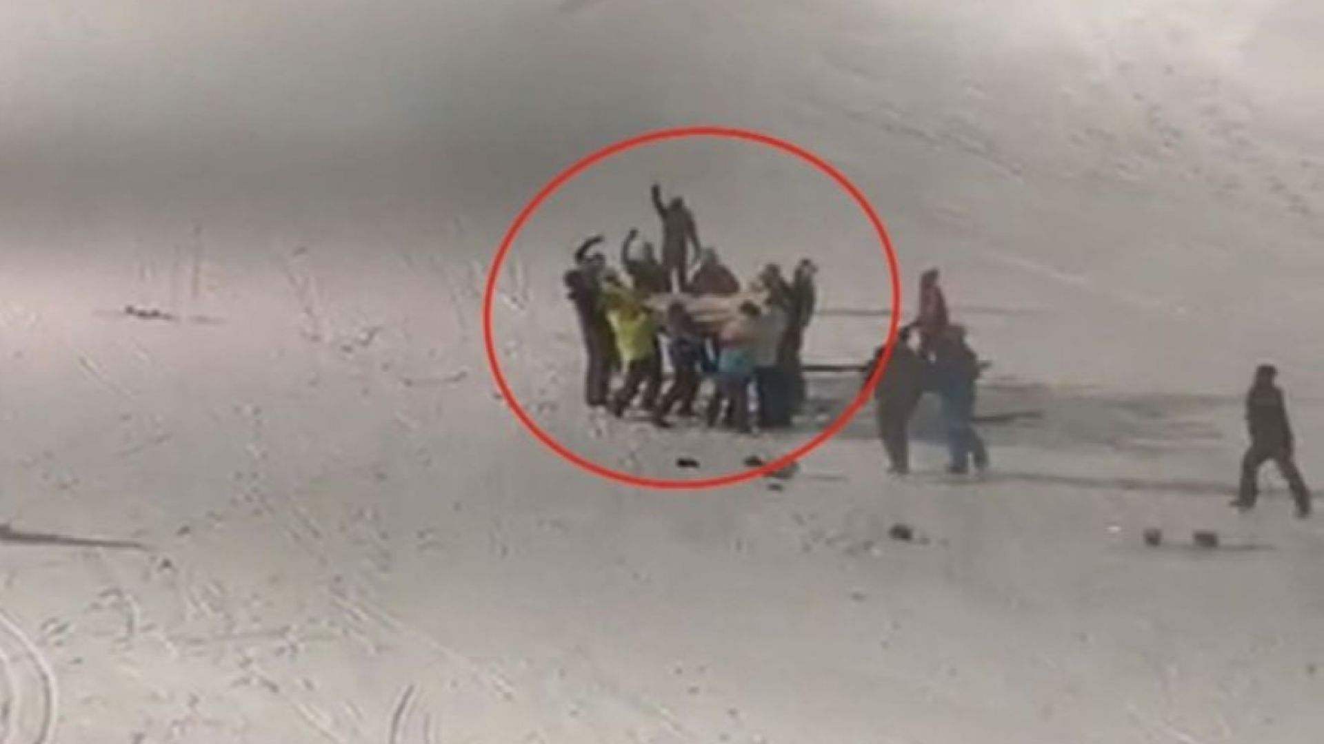 Опасен инцидент застраши здравето на дете на пистата в Боровец