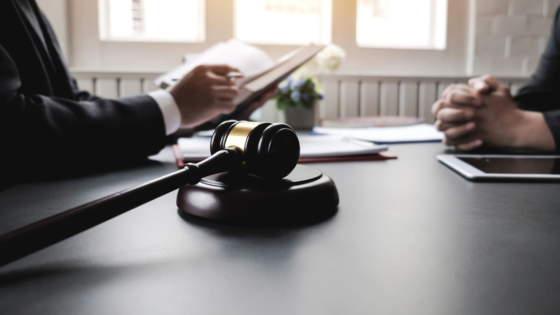 Съдебен изпълнител запорира всички банкови сметки на община Чепеларе заради