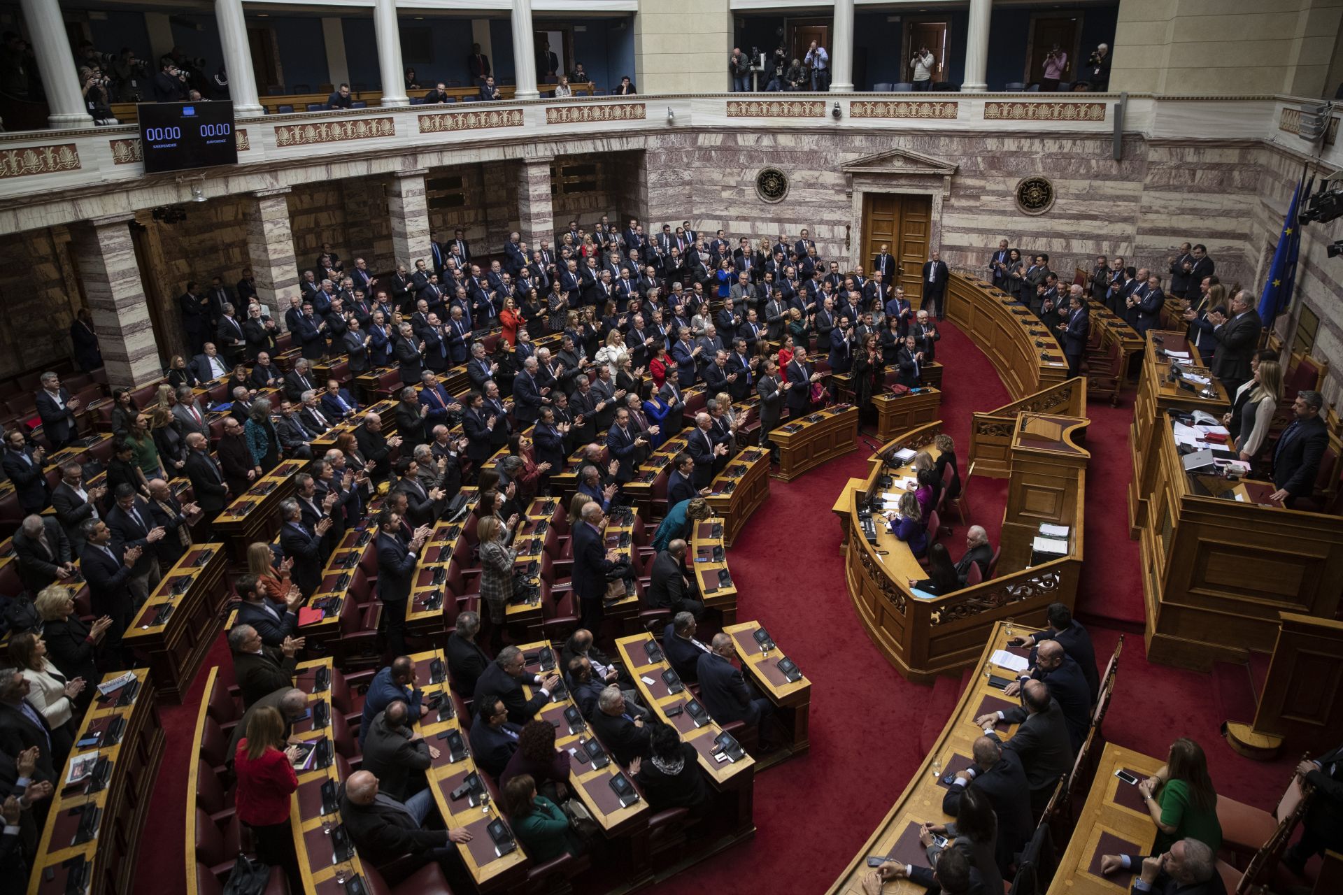 Гръцкият министър на финансите Христос Стайкурас потвърди повишаването на кредитния рейтинг на страната