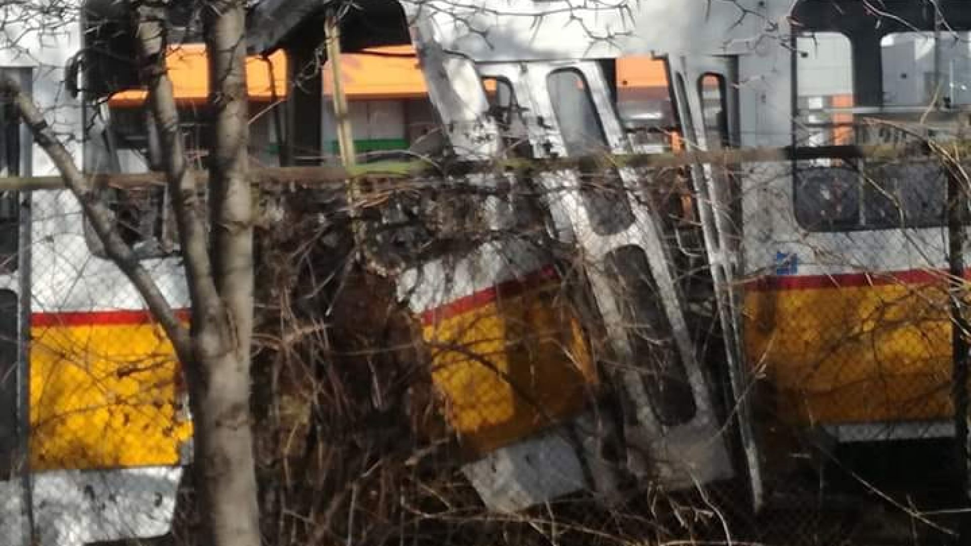 Верижна катастрофа с 3 трамвая отне живота на едно момче