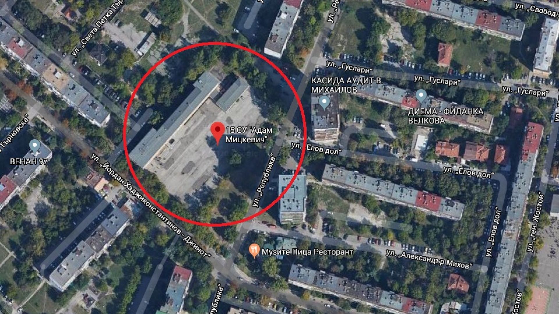 Минерална вода бликна от сондажа до 15 о училище Адам Мицкевич