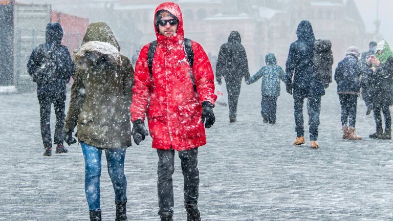 Снегът се превърна в чудо за Москва