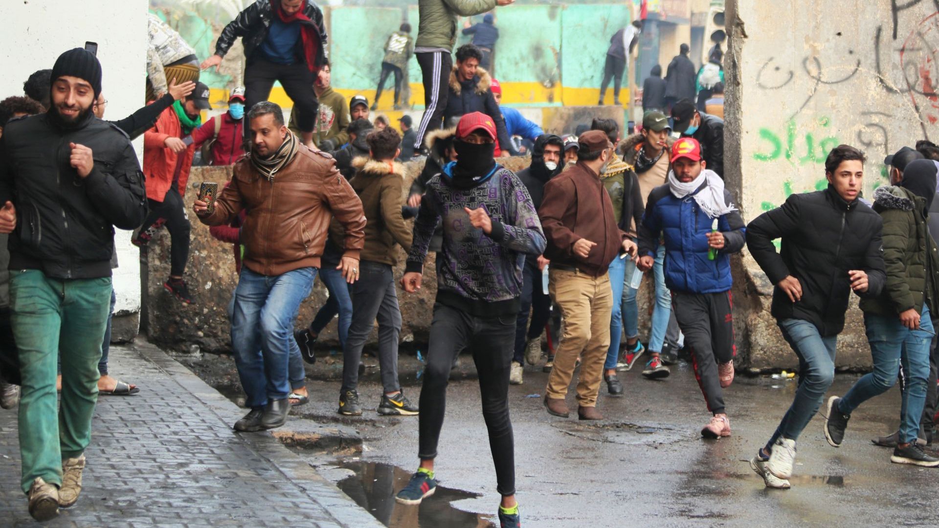 Най малко осем души бяха ранени днес след като иракските сили