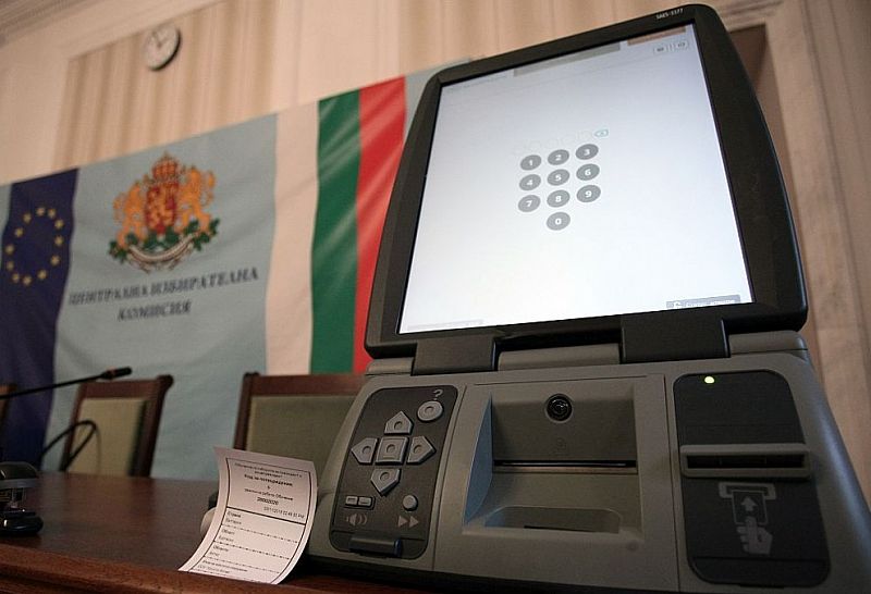 България има недоверие към честността на изборите - това е една от причините да се иска машинно гласуване, каза Цветозар Томов