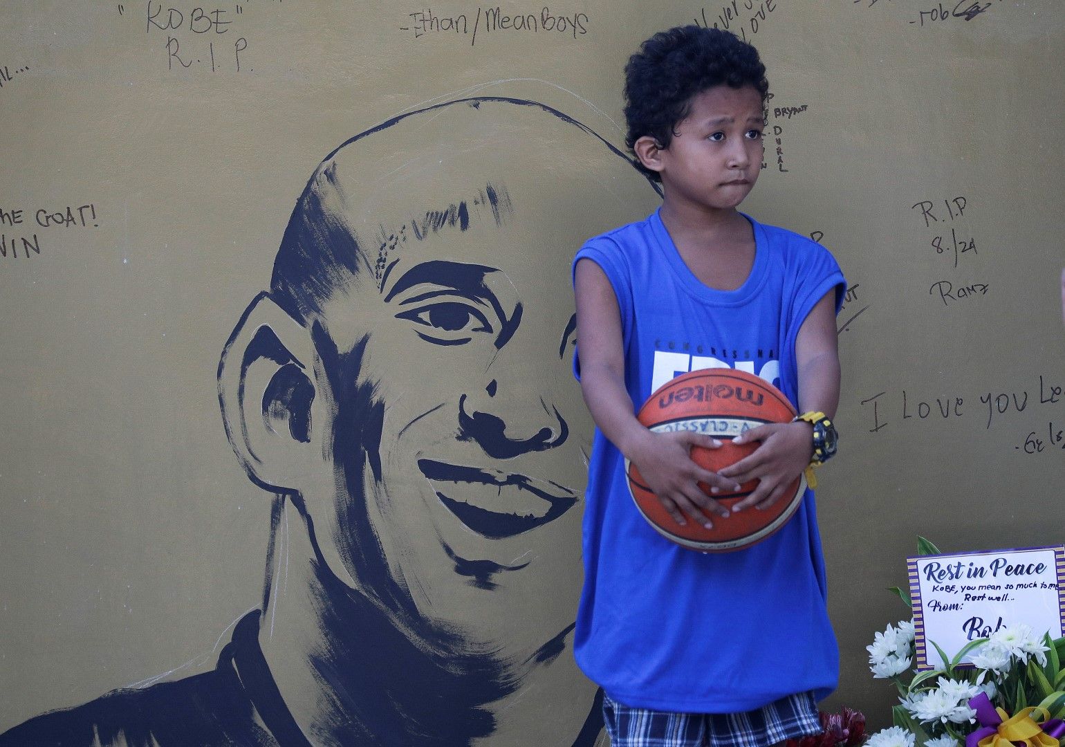 Зала "Коби Брайънт" край Манила, Филипините, бе открита в събота - ден преди трагедията