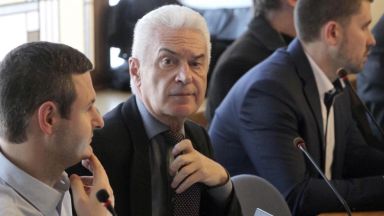 Кандидатът за президент Волен Сидеров покани на диспут Румен Радев