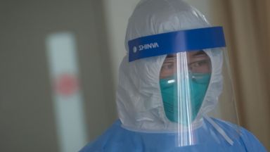 Китайка в Ухан, заразена с новия коронавирус, роди със секцио
