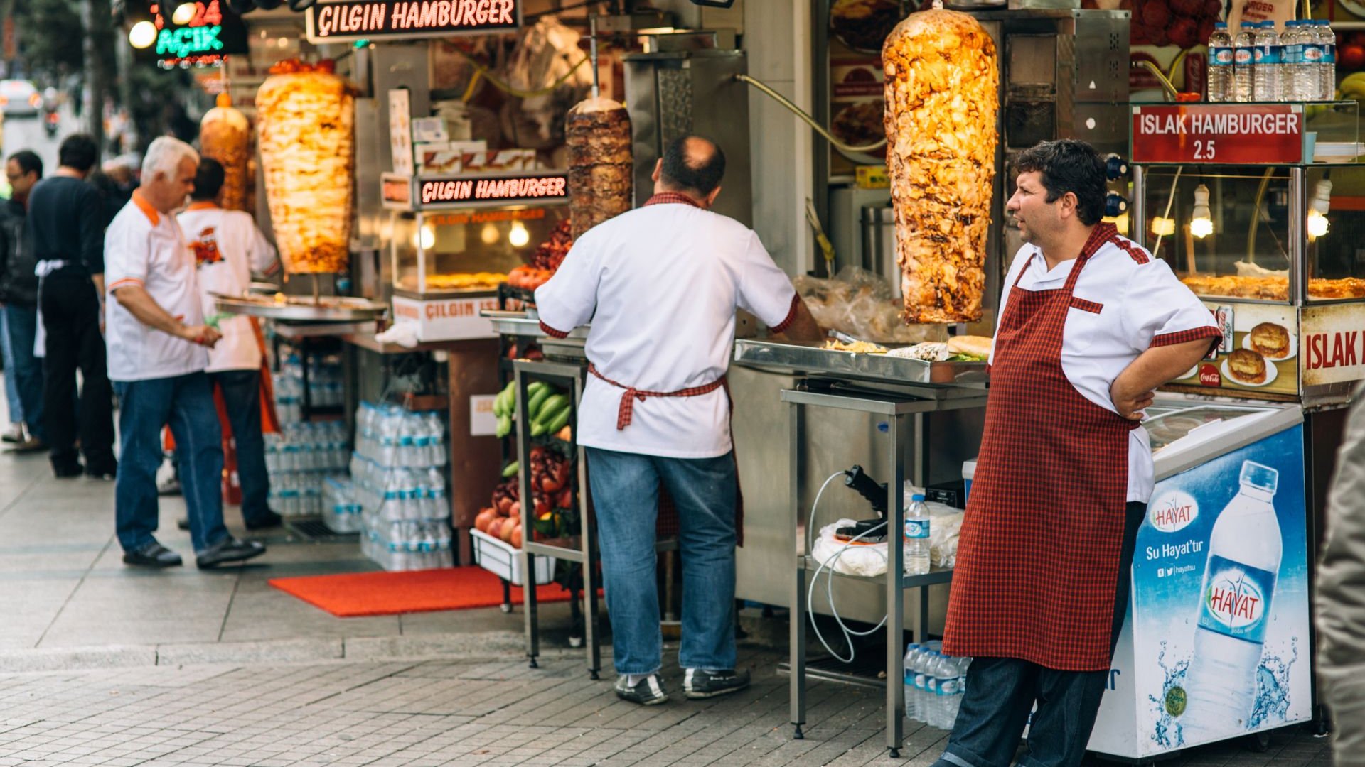 Дюнерджия от Одрин върна чанта пълна с пари и злато