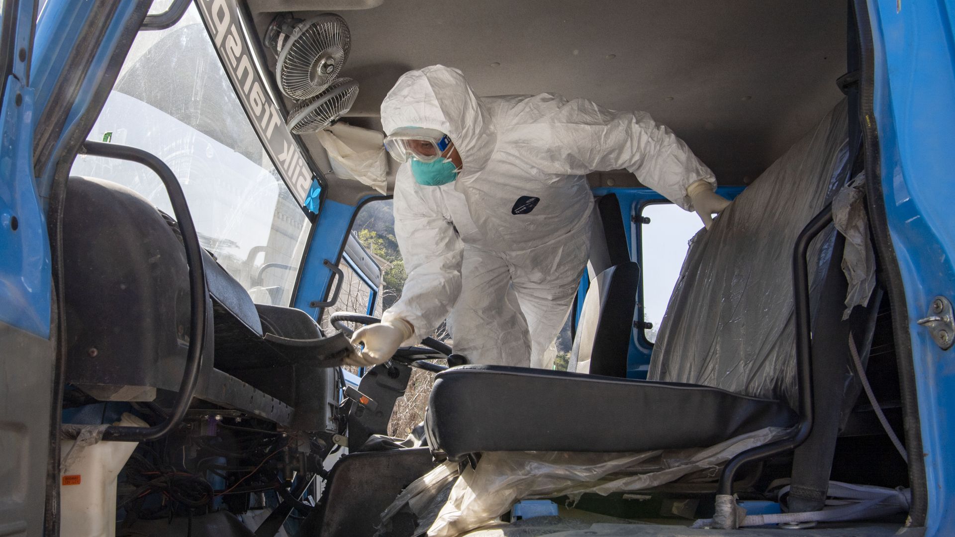 Броят на починалите в Китай от новия коронавирус достигна 170