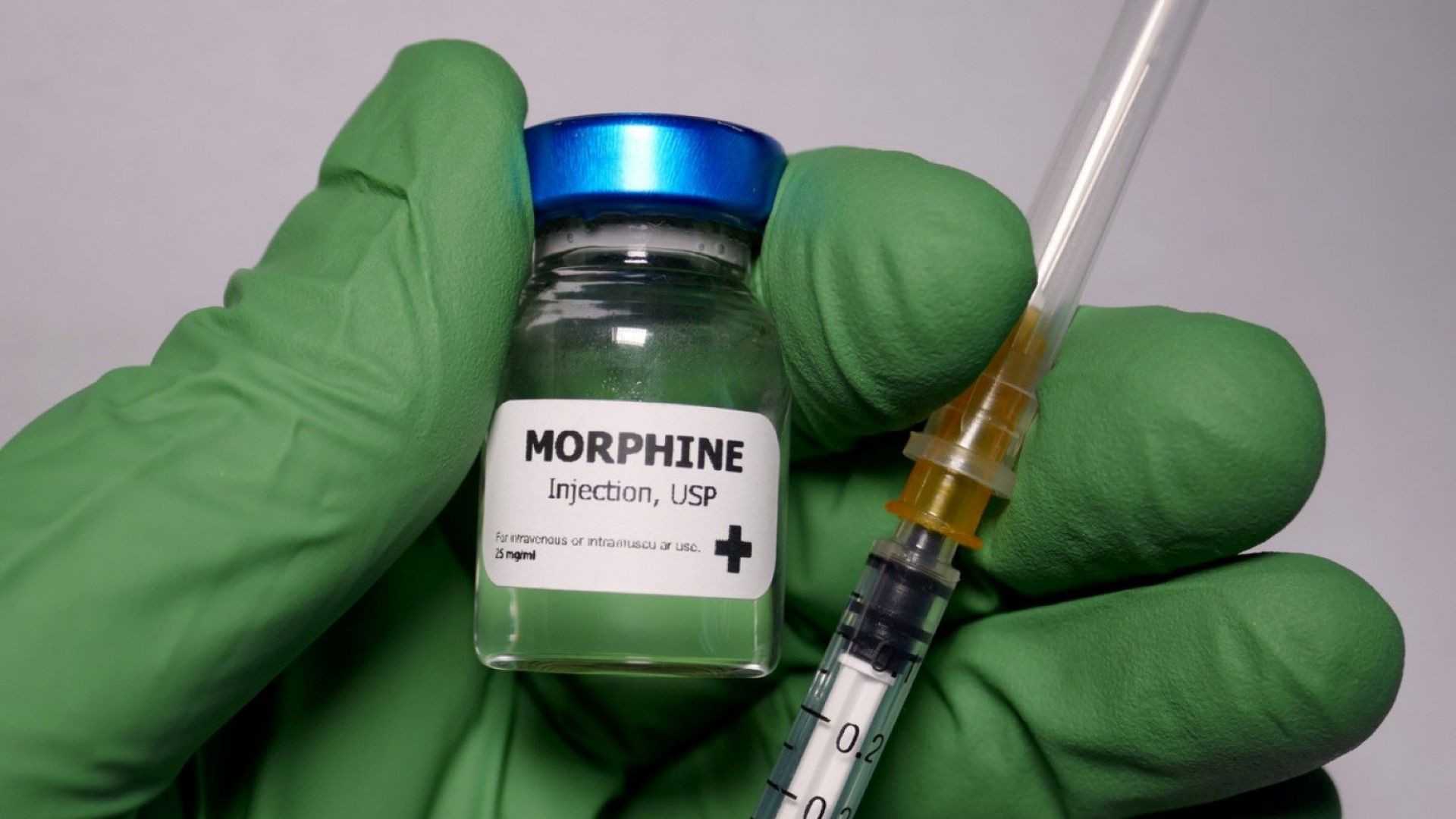Германска медицинска сестра е заподозряна че е инжектирала с морфин