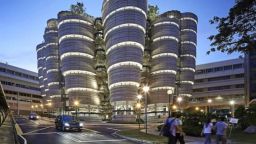 Иновативна университетска сграда в Сингапур, която няма ъгли