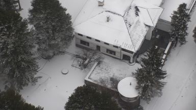 Събарят 4 незаконни постройки край вила Аглика която е собственост