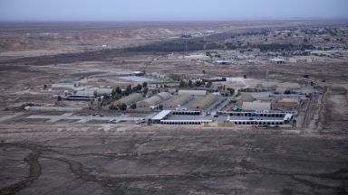 Един чужденец нает по договор е бил убит при ракетен