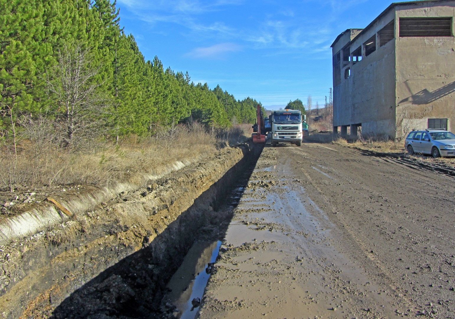 Започнаха строителните дейности по изграждане на водопровода между Перник и Мало Бучино