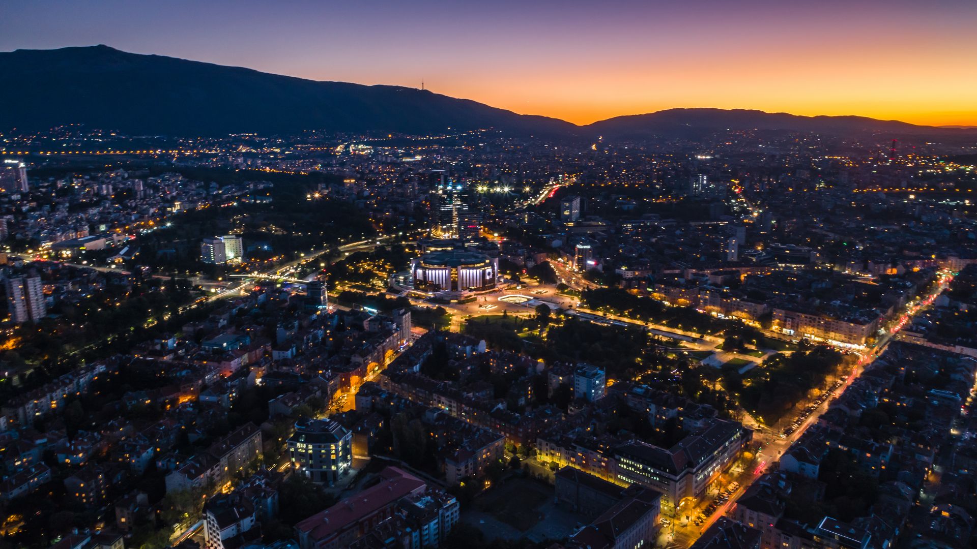 Столична община обяви обществена поръчка за осветлението на София за 36,8 млн.