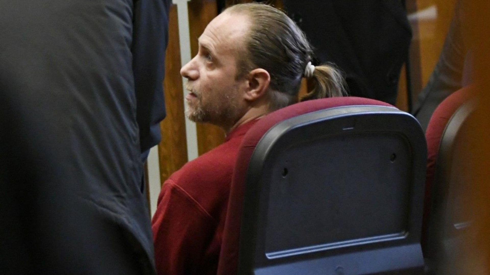 Специализираният наказателен съд задържа под стража двамата обвинени от Специализираната