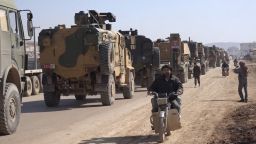 Поне 200 бойни машини са пресекли границата със Сирия