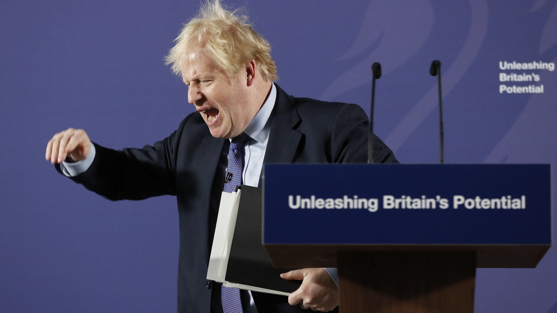 Великобритания ще направи промяна в стил Супермен за да стане