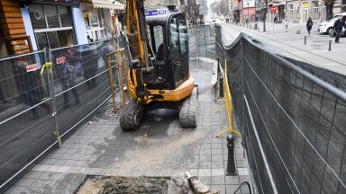 Авария на голям водопровод остави на сухо част от центъра на София
