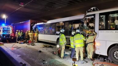 Загинал и 49 ранени при верижна катастрофа в тунел в Белгия (видео)