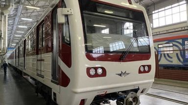 16 годишно момче разкъса и надраска 41 седалки във влак на