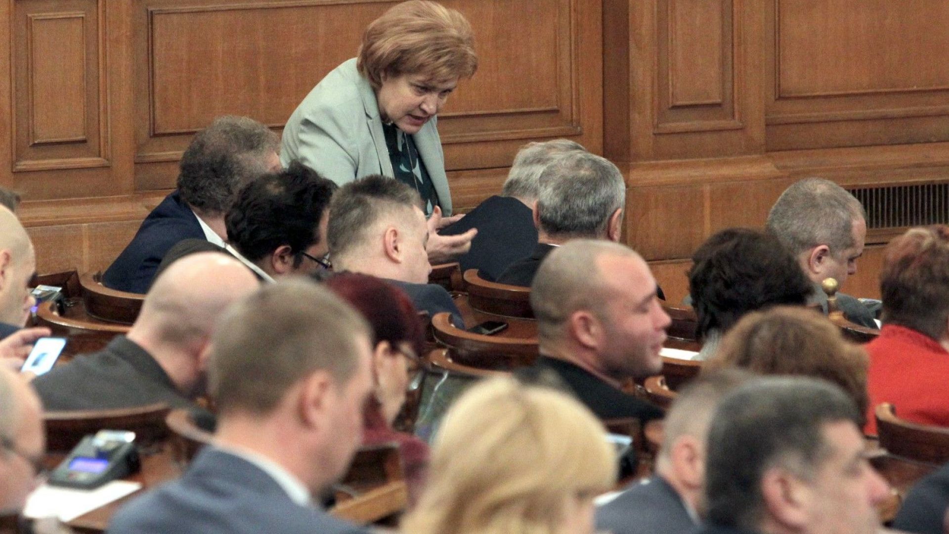 Народното събрание прие без дебати на второ четене промените във