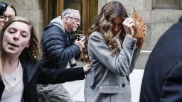 Моделът Лорън Мари Йънг свидетелства срещу Харви Уайнстийн