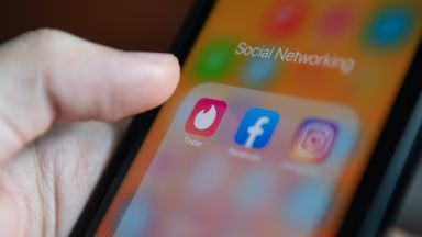 Ангажирани сме със защитата на човешките права Марките ни вземат