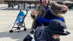 Venci Venc' разходи дъщеря си в дебел кожух