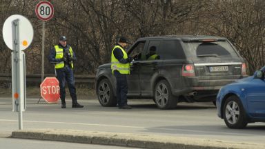 Спецакция блокира изходите на Бургас, хванаха 19 бандити (снимки)