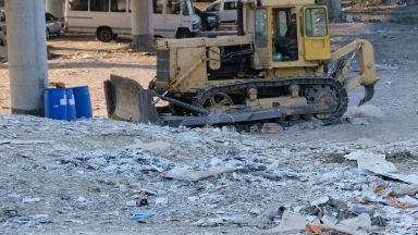 Предаде се издирваният собственик на боклука край магистрала "Струма"