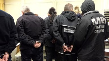 Искат постоянен арест за 7 от корумпираните от ГКПП "Калотина"