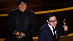 Американските медии видяхат политически подтекст в Оскар-ите за филма "Паразит"