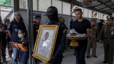 Провалена сделка за имот вбесила военния, избил десетки в тайландски мол