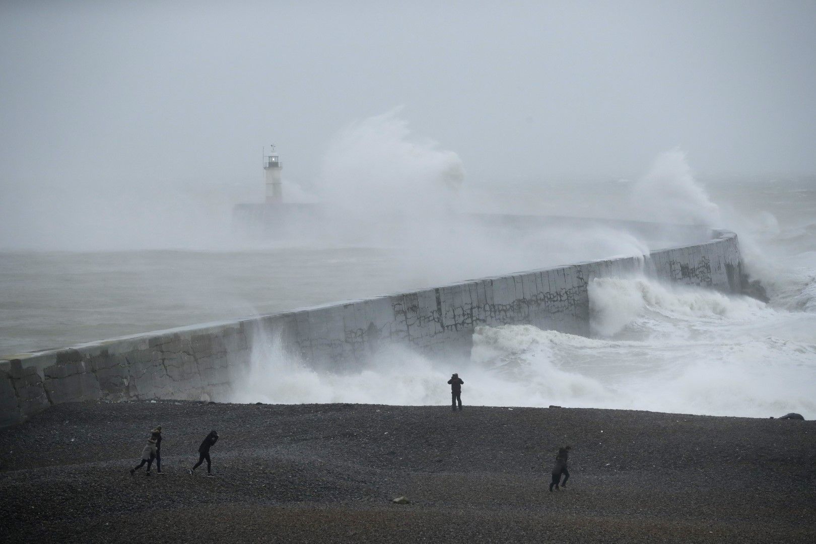 Защо през тази зима по западния бряг на Европа нямаше нито една именувана атлантическа буря?