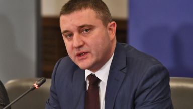 Горанов не е притеснен от занижените прогнози на ЕК