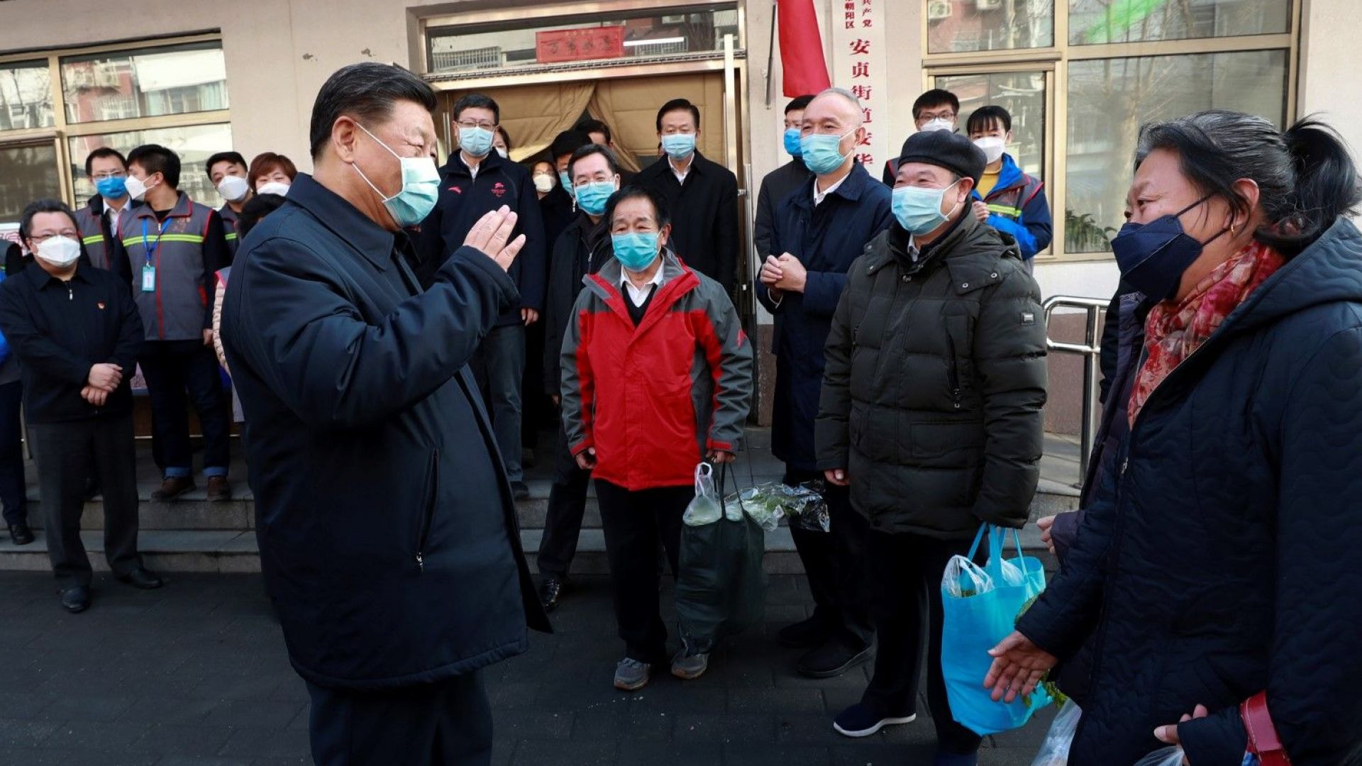Пекин отстрани няколко висши служители в хода на борбата за