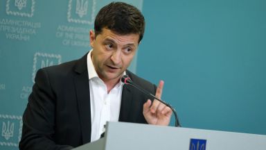 Украинският президент Володимир Зеленски печели симпатии по цял свят Той