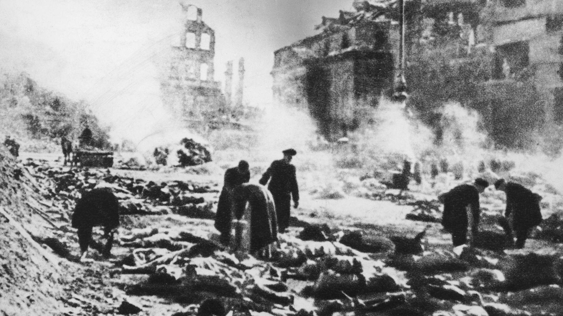Операция "Гръмотевица": Когато Дрезден бе пометен от огнена буря (снимки+видео)