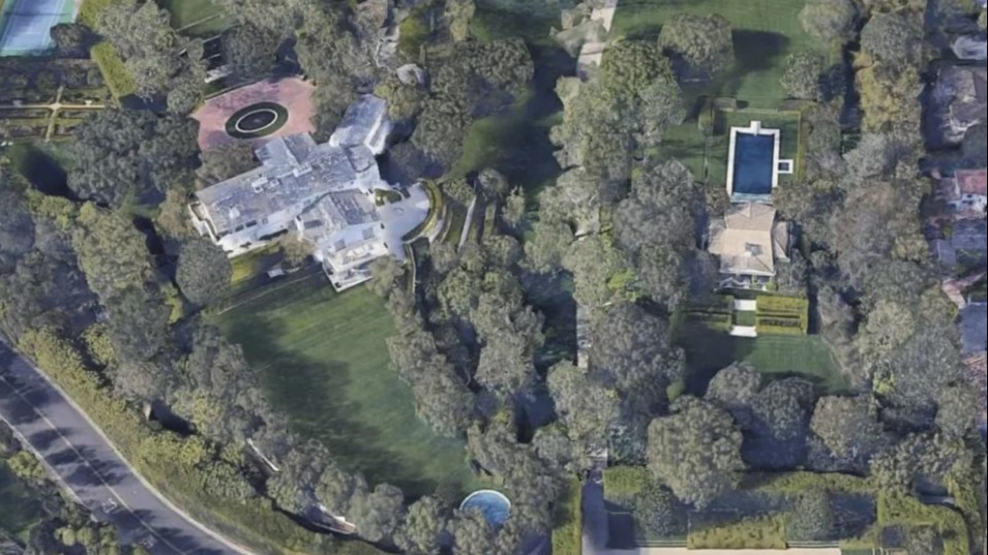 Джеф Безос си купи имение за 165 милиона долара