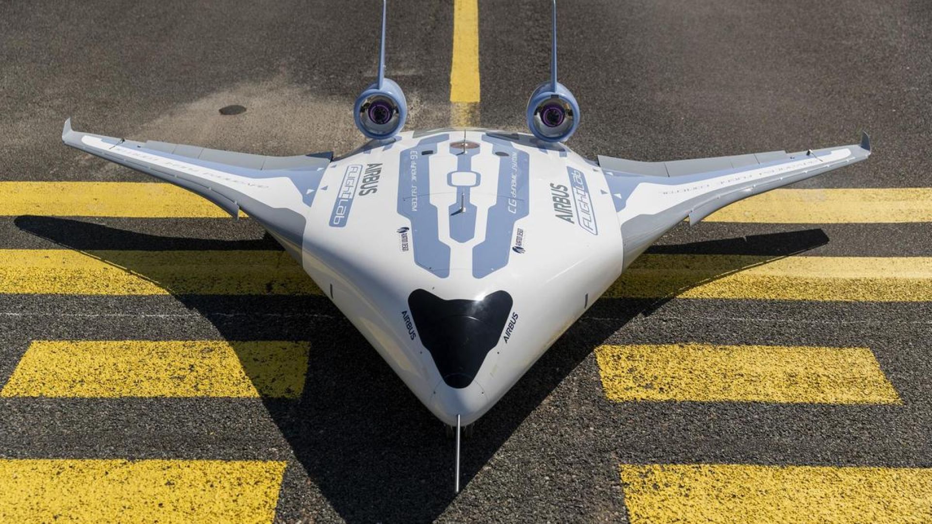 Airbus представи уникален пътнически самолет