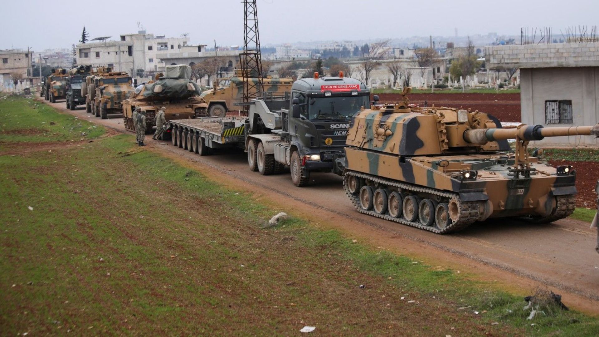Турция струпва войски в Сирия