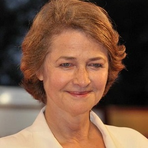 Шарлот Рамплинг е баба в нова драма: "Juniper"