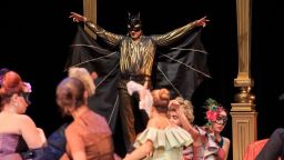 Ексцентричният Принц Орловски ни кани на "Прилепът" в Музикалния театър