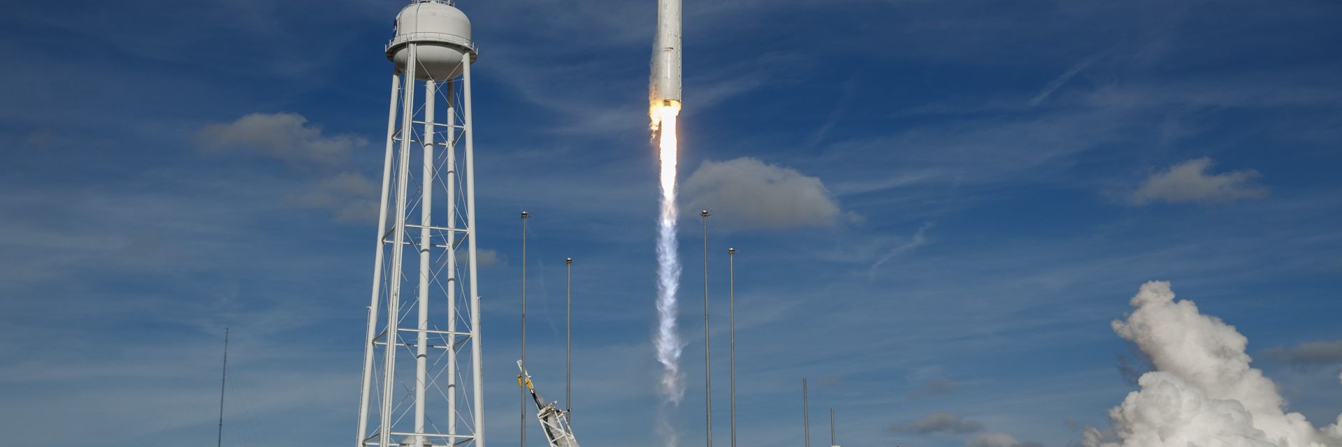 Товарният кораб "Сигнус" беше изстрелян към МКС (видео)