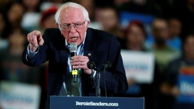 Бърни Сандърс се оттегли от първичните избори на демократите в САЩ