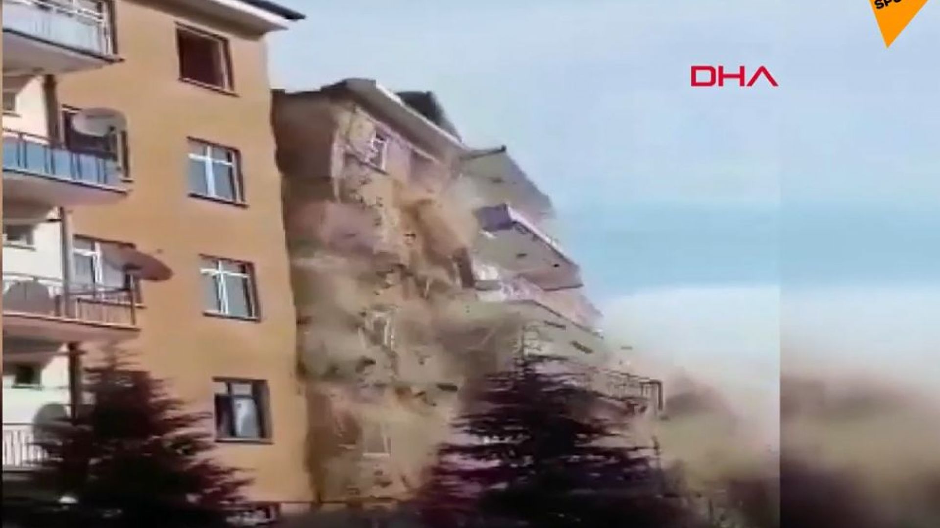 Нов трус срина 6-етажна сграда в турския окръг Елязъг (видео)