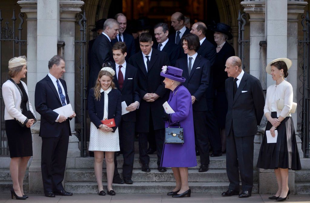 Дейвид Армстронг Джоунс със съпругата си Серина, дъщеря им и кралица Елизабет II